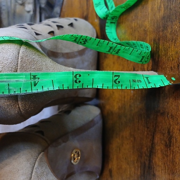 Michael Kors Lazer Cut Stylish Tan Peep-Toe Ankle Boots Sz 11 - Picture 6 of 7